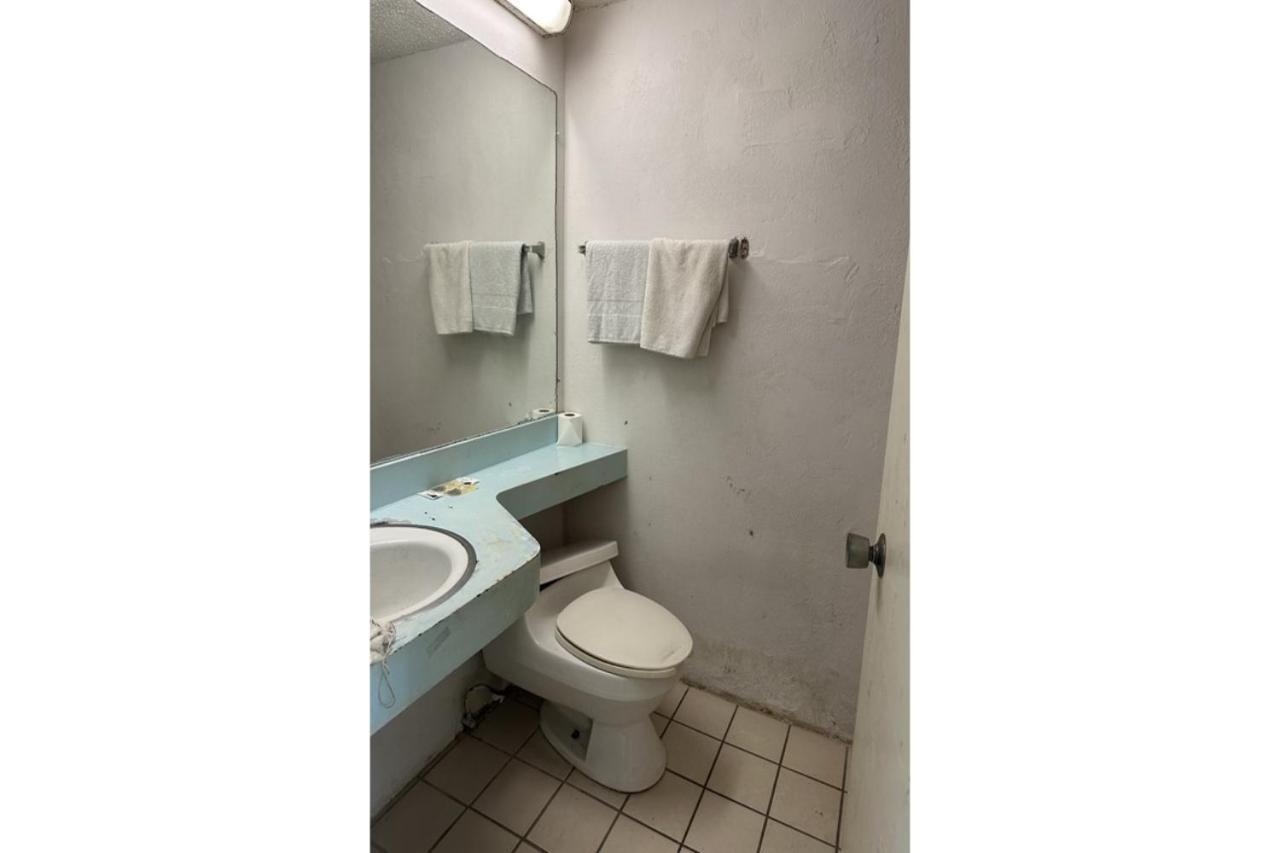 Kampus Inn Gainesville - University Area Hotel Экстерьер фото